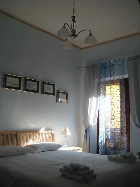 Sa Domo De Minnanna Castelsardo Couette-café